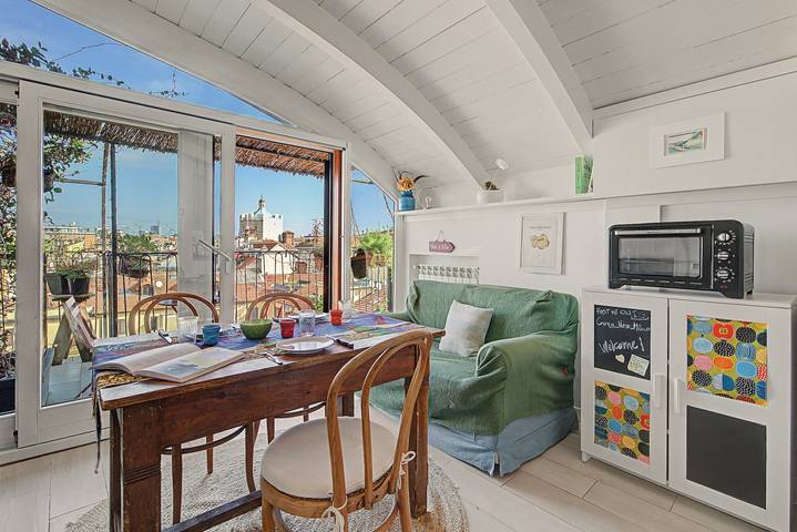 Apartamento entero, Apartamento 'Cozy Nest Milano' con terraza privada, Wi-Fi y aire acondicionado in Milán, Provincia de Milan