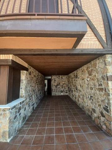 Gîte pour 5 personnes, avec vue et terrasse, animaux acceptés à Vinuesa