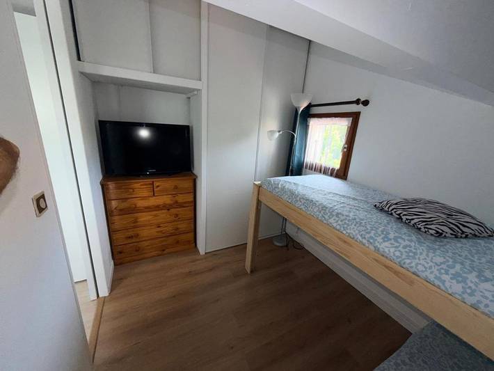 Location de vacances pour 5 personnes, avec vue ainsi que jardin et piscine à Forcalqueiret - 4