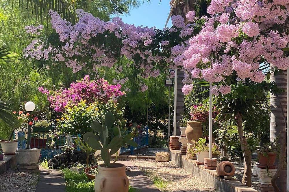 Naturalistic area, near the beach and in the Taormina interland in Porticato, Giardini-Naxos