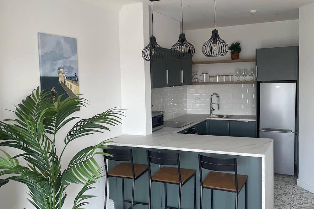 Ganze Wohnung, Modern and Spacious No. 5 - sleeps 6 - free parking in Galway, County Galway