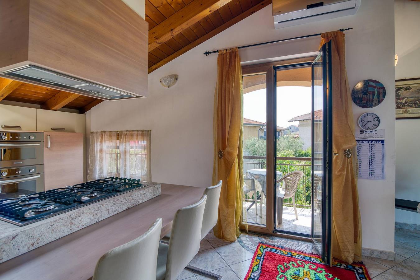Ganze Wohnung, Casa Maddalena Private Beach in Cadrezzate con Osmate, Lago Maggiore (Lombardei)