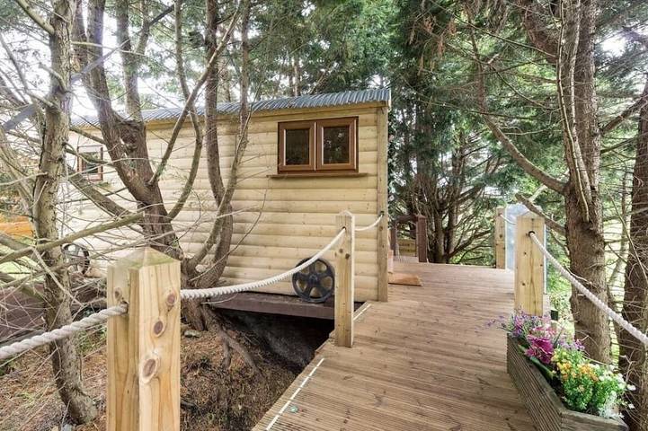 Casetta di legno per 2 persone, con balcone e giardino - 1