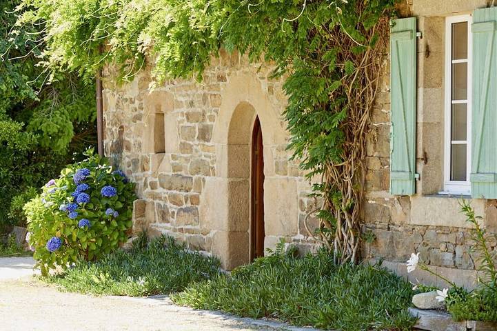 Location de vacances pour 3 personnes, avec jardin à Saint-Quay-Perros