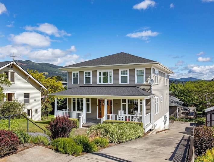 Vacation rental for 8 people, with terrace in Hood River