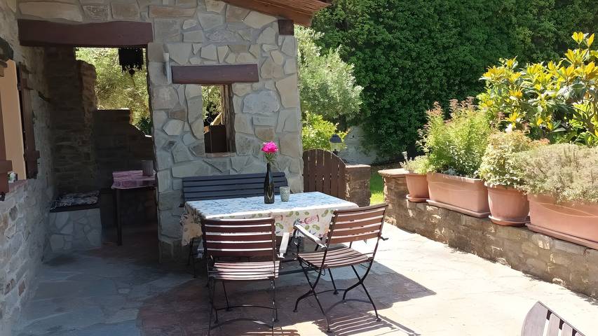 Gîte pour 2 personnes, avec Jardin à Monastero Bormida