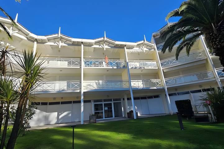 Appartement de vacances pour 4 personnes, avec bassin pour enfant et jardin, animaux acceptés