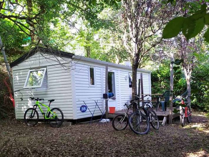 Mobil home pour 5 personnes, avec piscine et terrasse, animaux acceptés à Mayrac