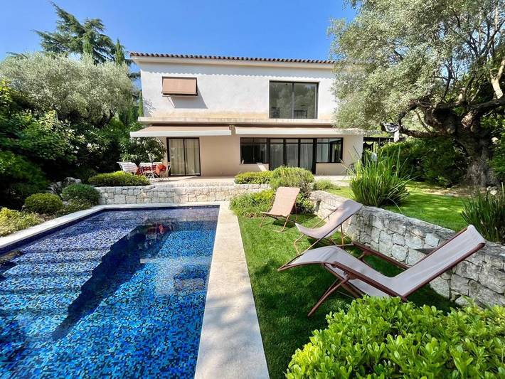 Chambre d’hôte pour 2 personnes, avec Terrasse et Jardin ainsi que Piscine et Vue à Roquefort-les-Pins