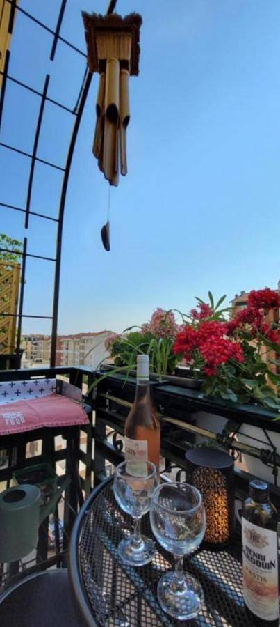 Gîte pour 2 personnes, avec balcon et vue dans Gare de Nice ville - 3