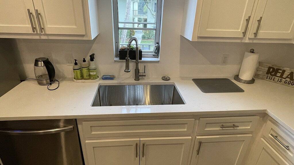 Ganze Wohnung, Only 8 Minutes from Seagate Beach, Spacious 3Br 2Ba Naples Condo Prime Location in Southwest Florida