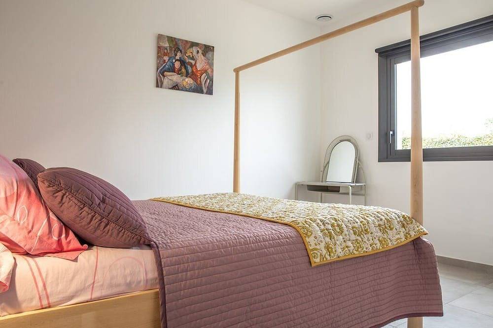 Villa in Provence with private pool + terraces in Cabannes, Arles region