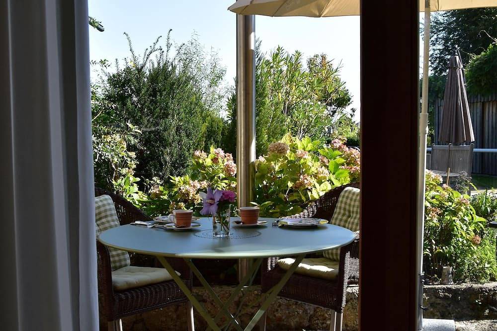 Ganze Wohnung, Ferienwohnung mit großem hellen Raum und Kachelofen in Frauenchiemsee, Chiemsee, Gemeinde