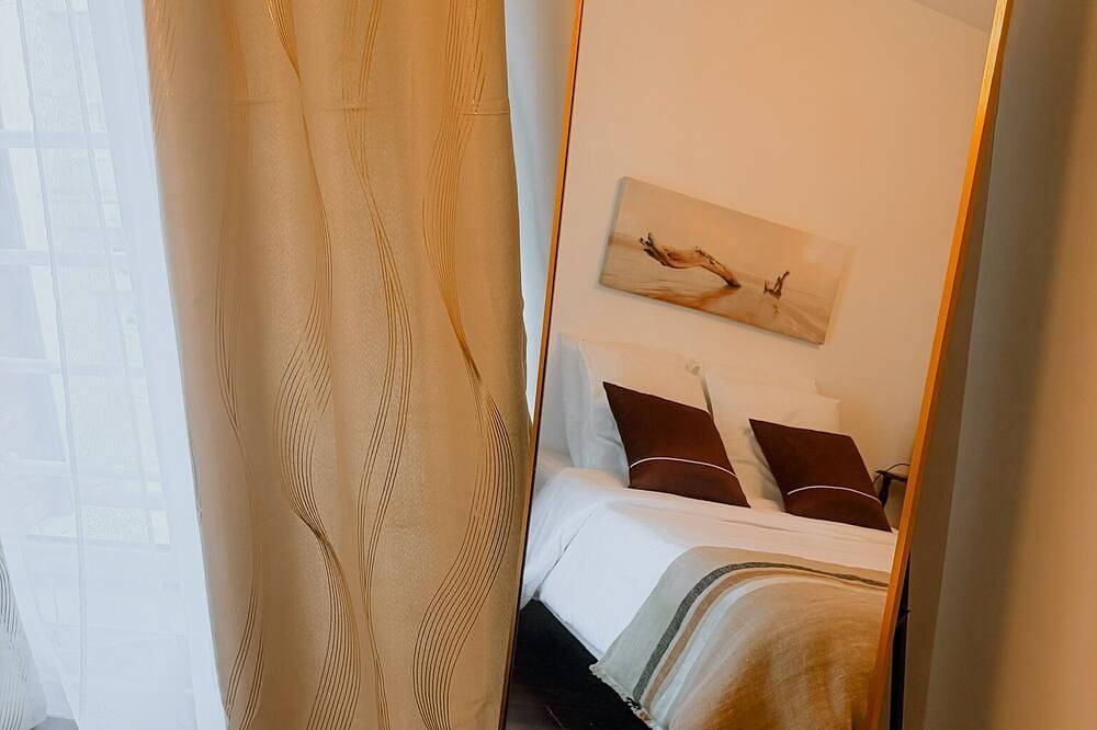 Apartamento entero, Beautiful central 2-room apartment for 2 or 4 people in Crécy-la-Chapelle, Sena y Marne