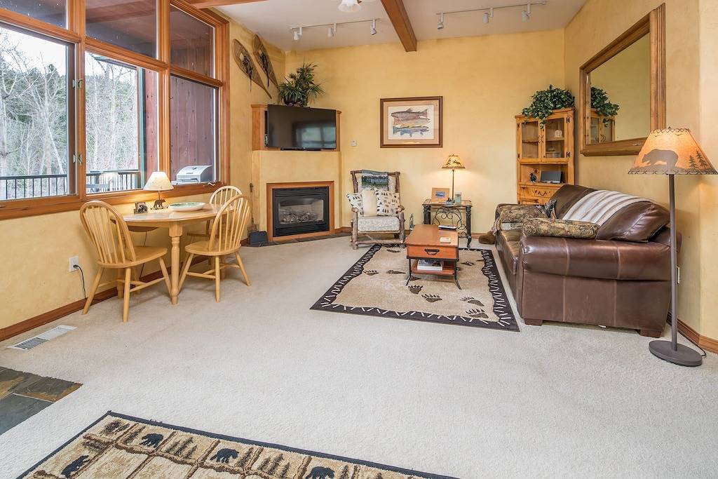 Ganze Wohnung, Übernachten Sie in Montana - Condo am Ufer des Swan River in Bigfork, Flathead Nationalwald