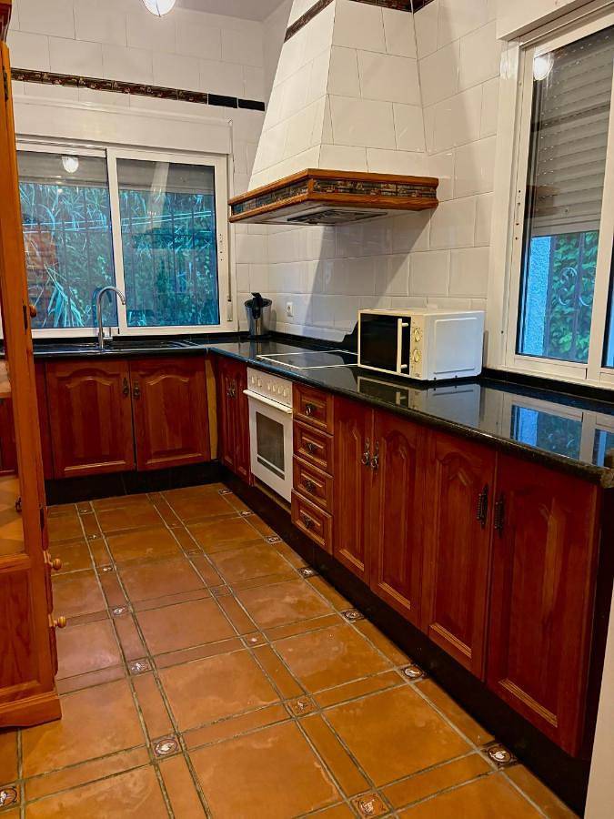 Casa rural para 13 personas, con Terraza y Jardín además de Piscina y Vistas en Zahora - 4