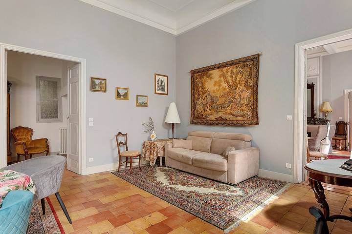 Apartamento entero, Apartamento 'La Suite Barbes' con jardín compartido, balcón y Wi-Fi in Carcasona, Región de Carcassonne