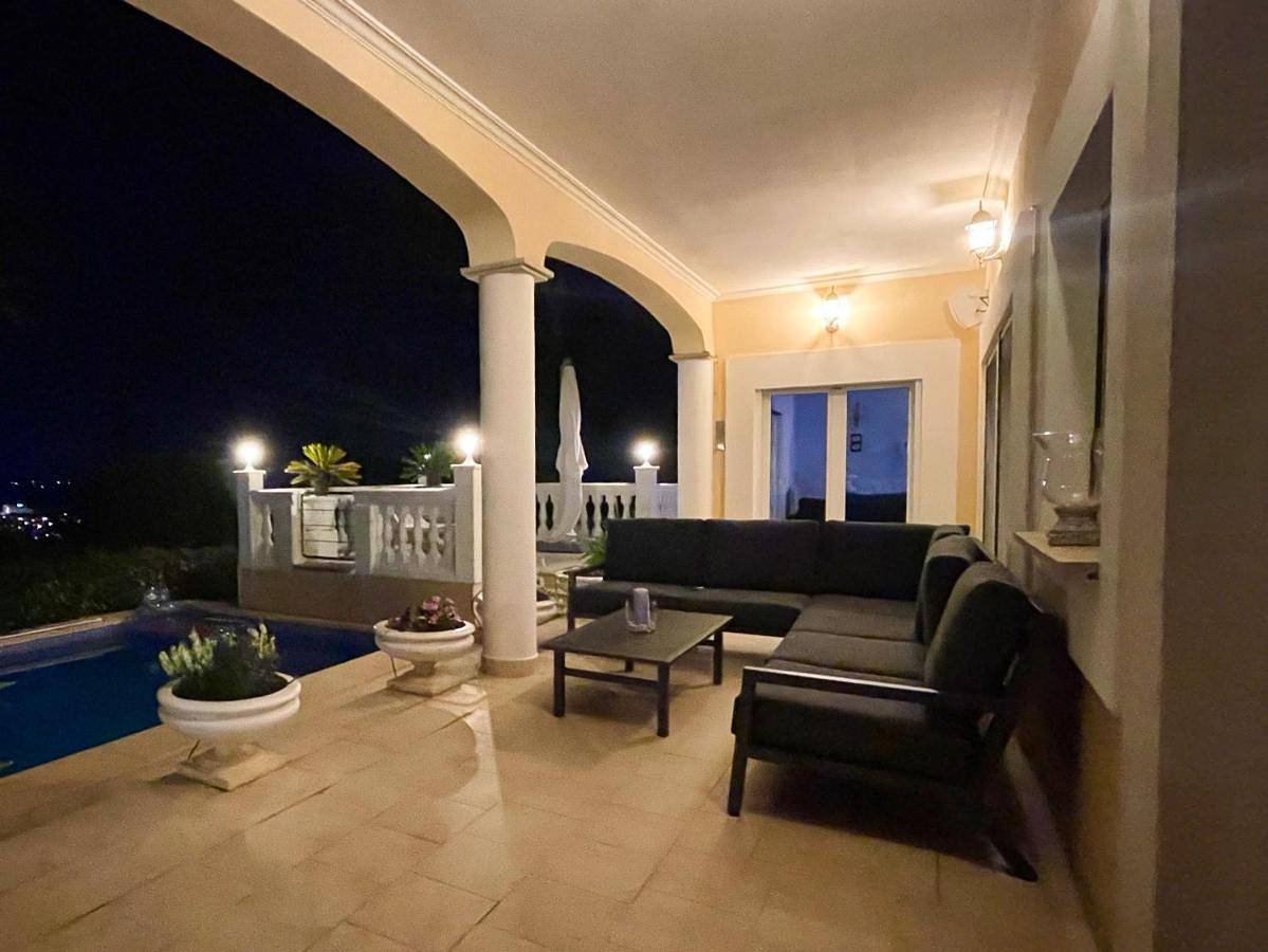 Three-Bedroom Villa in Peguera, Calvià