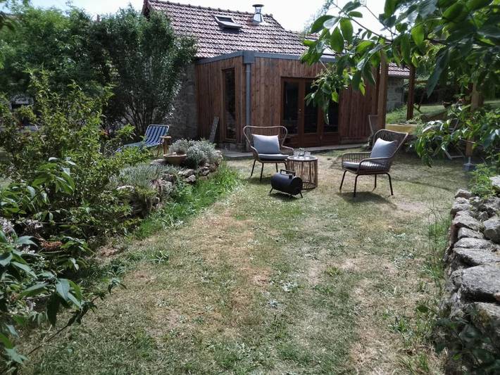 Location de vacances pour 4 personnes, avec terrasse et piscine à La Tagnière