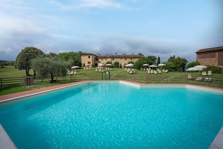 Villa per 4 persone, con giardino e piscina in San Gimignano