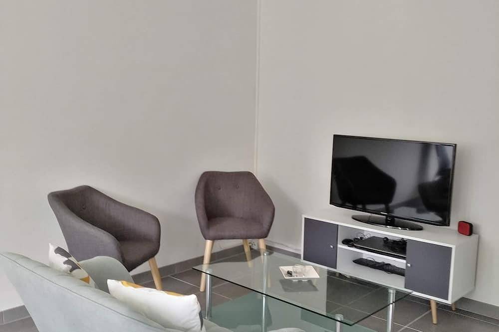 Apartamento entero, Talence Very nice apartment T3 with 2 bedrooms on ground floor Fiber and Wifi in Talence, Región de Burdeos