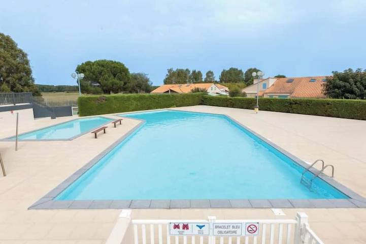 Maison de vacances pour 4 personnes, avec balcon/terrasse ainsi que terrasse et piscine, animaux acceptés dans La Palmyre