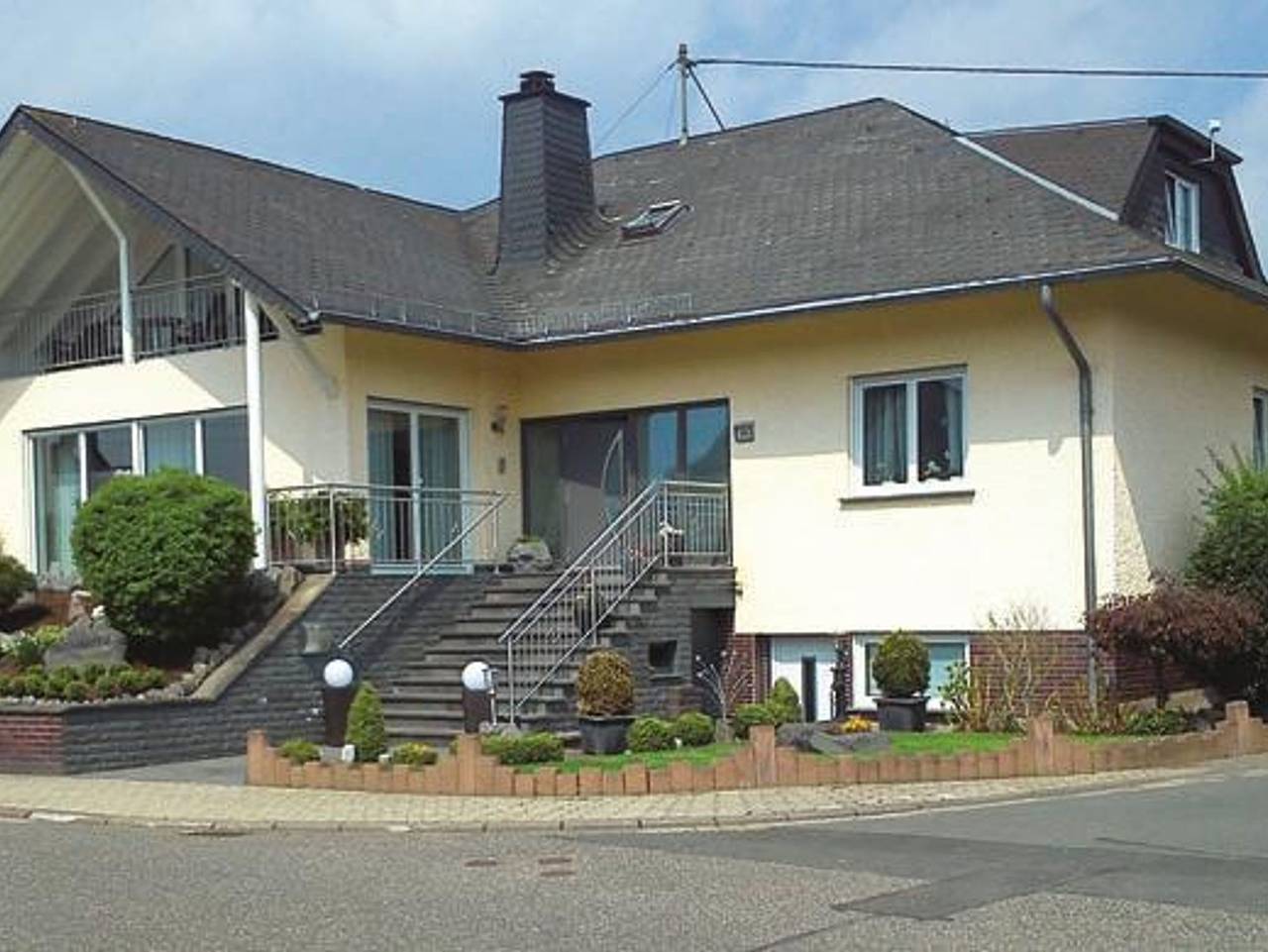 Ganze Ferienwohnung, Ferienwohnung Familie Schmitz - 6-Bett-Ferienwohnung 2 (Souterrain) in Anschau, Osteifel