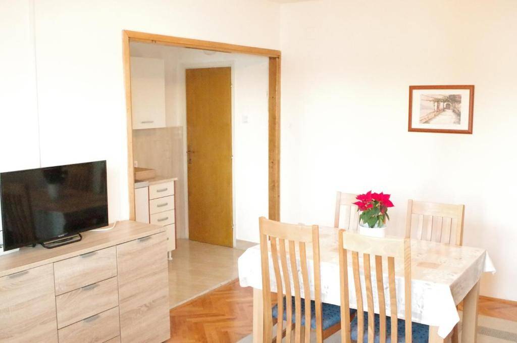 Ganze Wohnung, Ferienwohnung in Tisno mit Meerblick, Balkon, Klimaanlage, W-Lan (4874-3) in Tisno, Šibenik-Knin