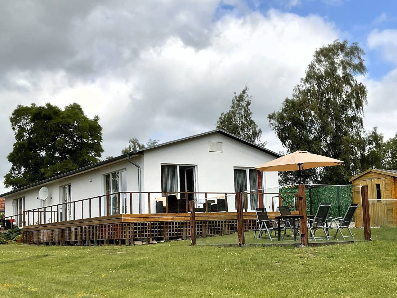 Komfortables Ferienhaus mit direktem Seeblick - Seeblick in Güstrow - Umland, Mecklenburgische Seenplatte
