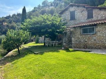 Gîte pour 6 personnes, avec jardin à Sainte-Agnès