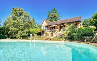 Location de vacances pour 8 personnes, avec jardin et terrasse à Les Eyzies-de-Tayac-Sireuil