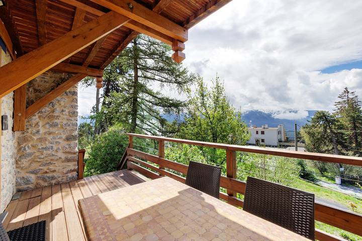 Apartamento entero, Gîte Lis Martagon en la montaña, cómodo y acogedor in Font-Romeu-Odeillo-Via, Parque Natural Regional de los Pirineos Catalanes
