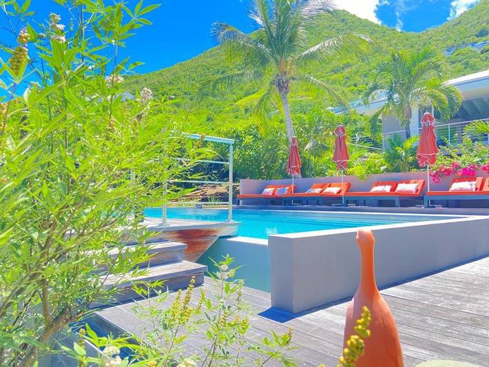 Appart’hôtel pour 2 personnes, avec jacuzzi ainsi que jardin et piscine