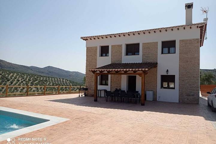 Villa pour 10 personnes, avec jacuzzi ainsi que terrasse et jardin - 1
