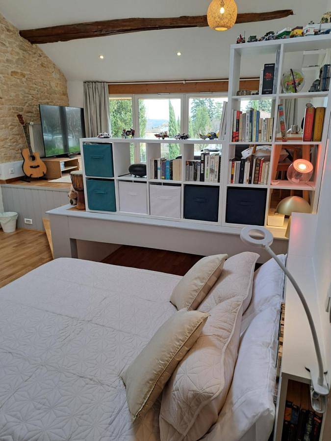 Chambre d’hôte pour 2 personnes, avec Jacuzzi et Terrasse ainsi que Jardin et Vue
