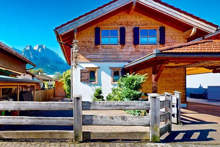 Ferienhaus für 12 Personen, mit Garten und Ausblick - 1