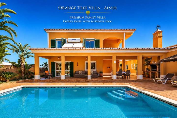 Villa para 10 pessoas, com piscina e jardim e ainda vista em Alvor