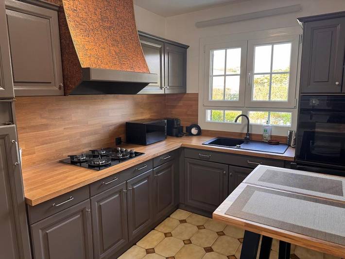 Location de vacances pour 5 personnes, avec jardin et terrasse à Saint-Genis-Laval - 4
