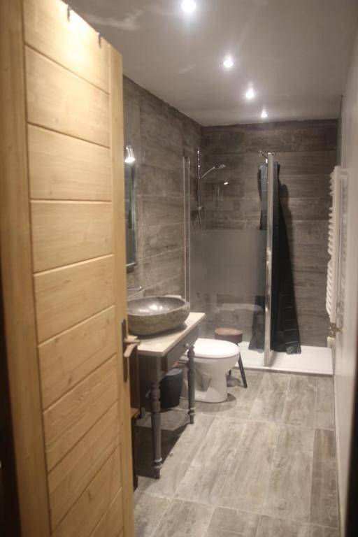 Appartement entier, Apartment with Mountain View in Mégevette, Région de Bonneville