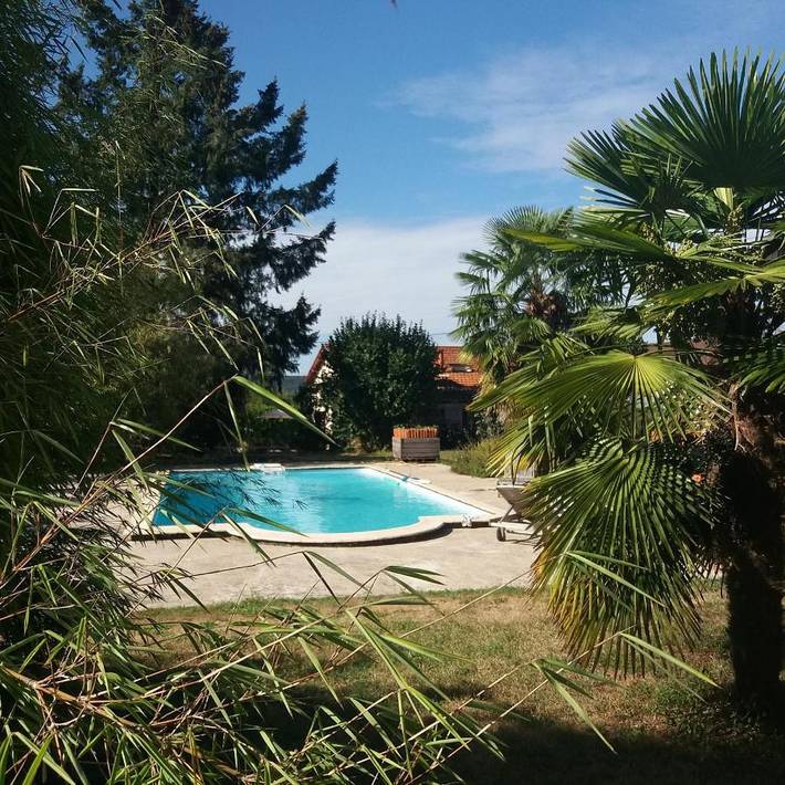 Location de vacances pour 6 personnes, avec vue ainsi que piscine et jardin, animaux acceptés à Razac-sur-l'Isle - 4