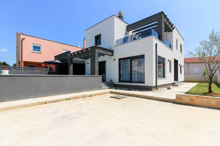 Villa pour 8 personnes avec piscine in Pula-Medulin, Pula