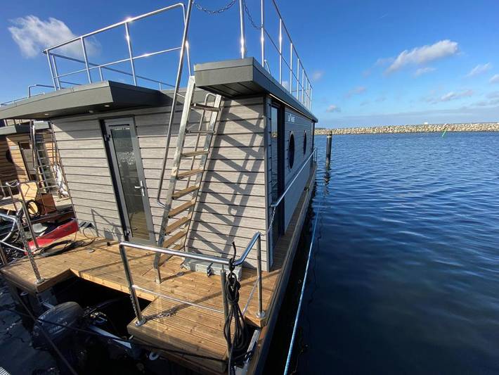 Boot für 4 Personen, mit Terrasse und Ausblick in Barth