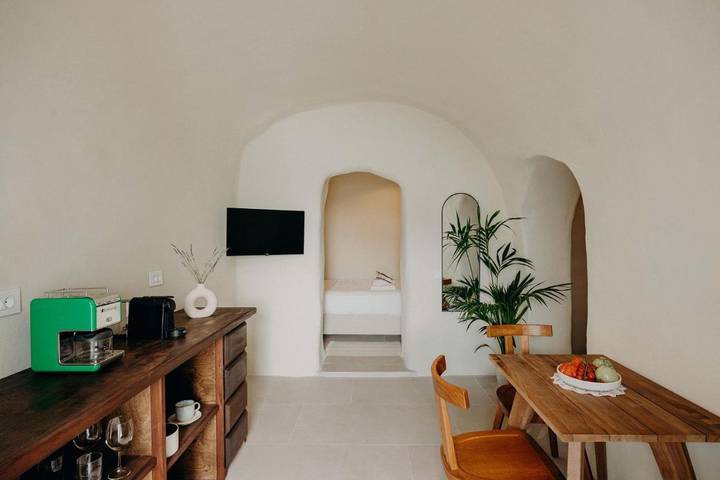 Location de vacances pour 5 personnes, avec vue ainsi que piscine et jardin à Megalochori - 2