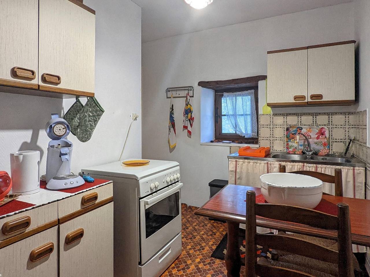 Gîte atypique à Courtesoult-et-Gatey pour un séjour confortable in Dampierre-sur-Salon, Haute-Saône