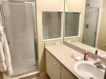 Vacation Home for 7 Guests in Kissimmee, Osceola County, Picture 3