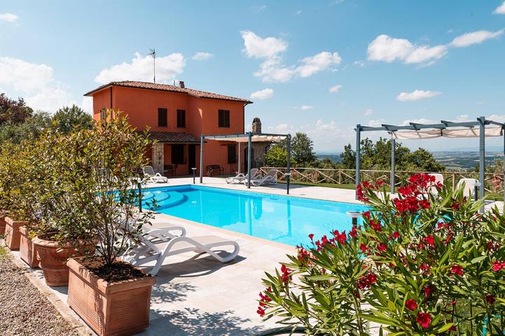 Villa per 20 persone, con giardino e sauna in Umbria
