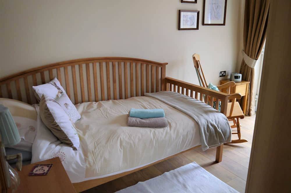 Laurieknowe Coach House -  a cottage that sleeps 5 guests  in 3 bedrooms in Dumfries, Dumfries and Galloway