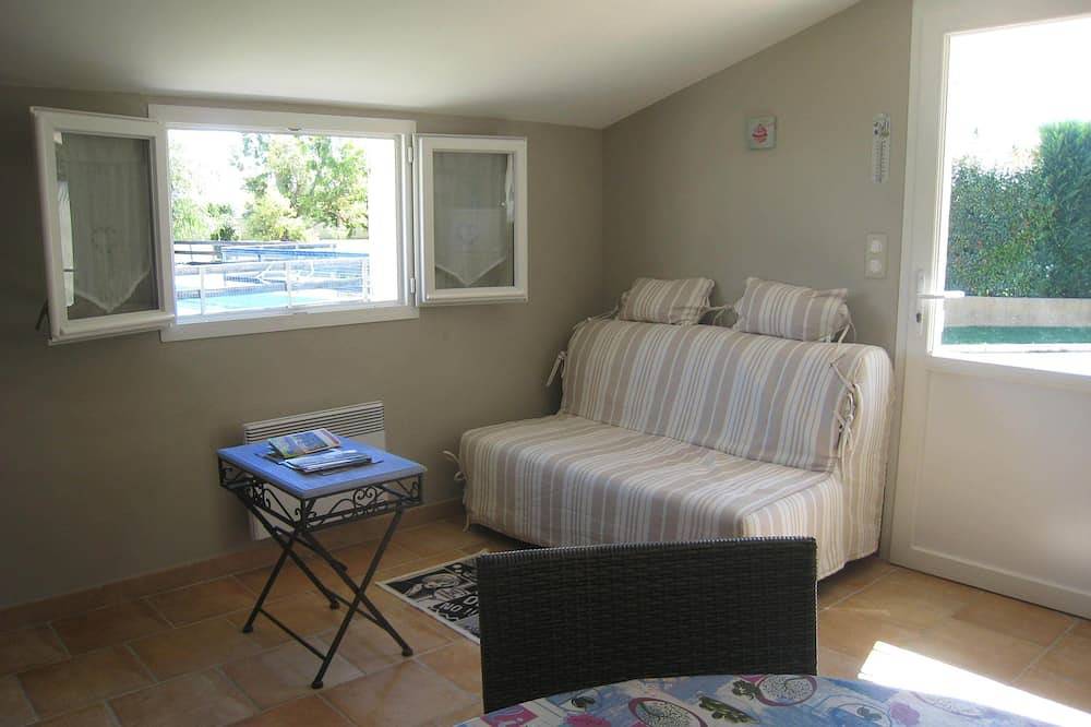 Comfortable Gite Swimming Pool Garden in Forcalquier, Parque natural regional del Luberon