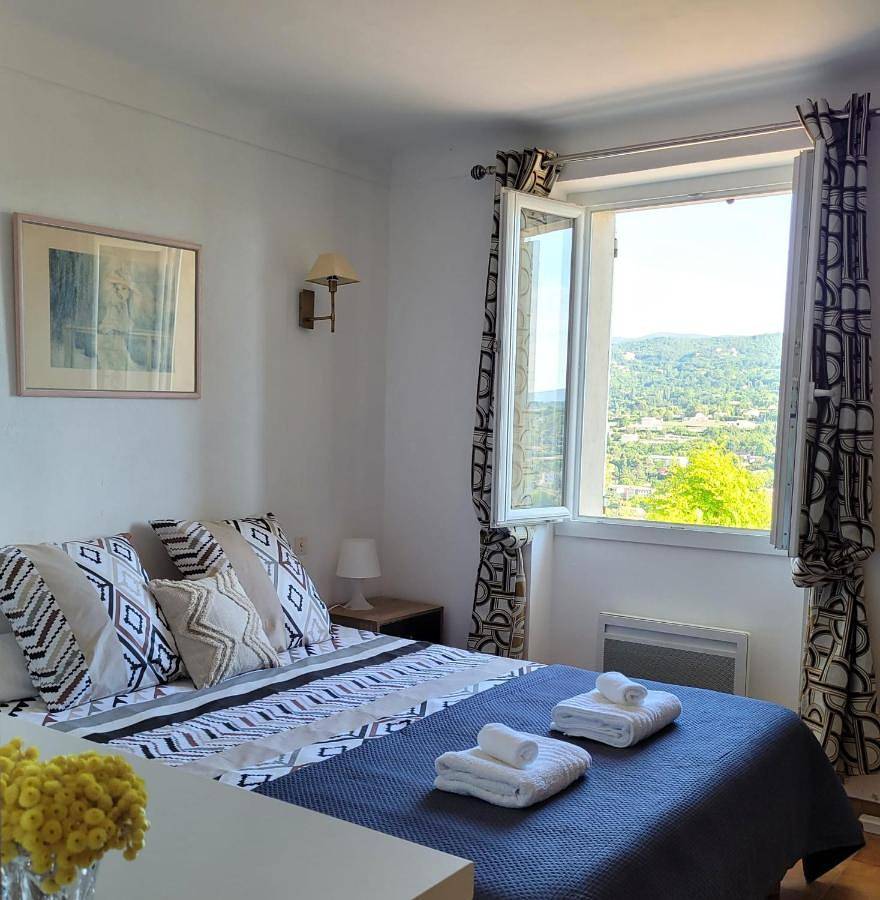 Appartement de vacances entier, Le Jardin des Oliviers in Apt, Parc naturel régional du Luberon
