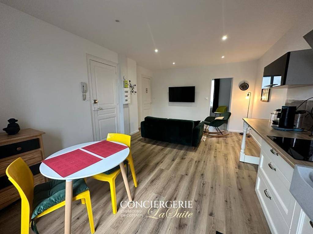 Entire apartment, One-Bedroom Apartment in Cherbourg-Octeville, Cherbourg-en-Cotentin